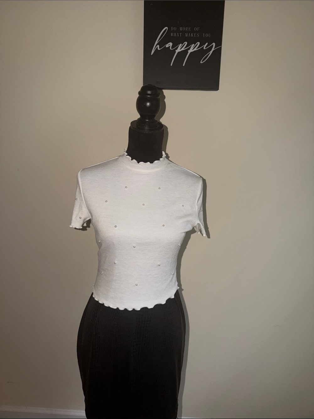 White Short Sleeve Pearl-Detail Crop Top